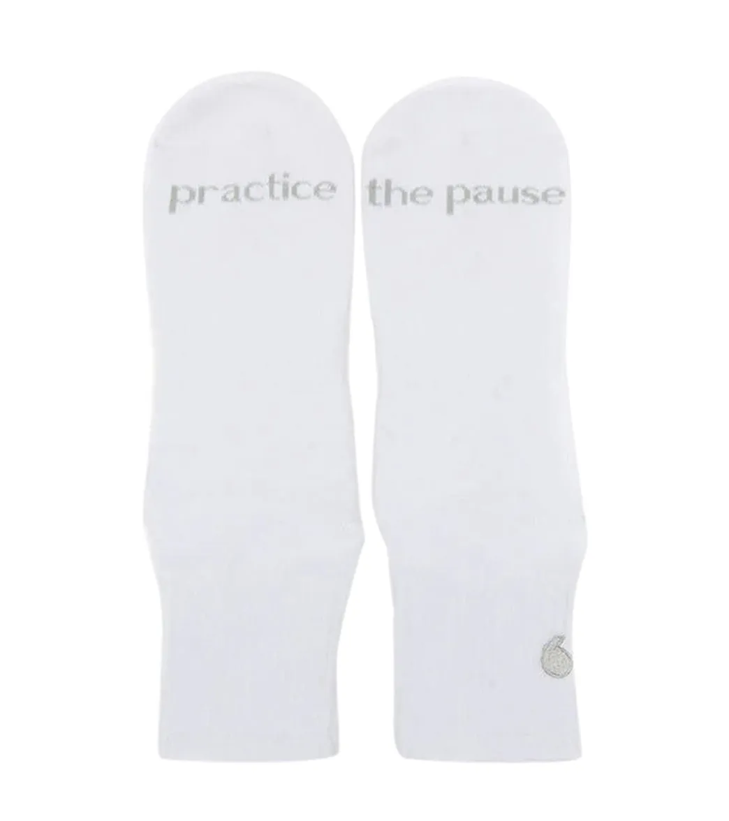 B, Halfmoon Grip Socks